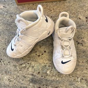 Nike kids Air More Uptempo Sneaker